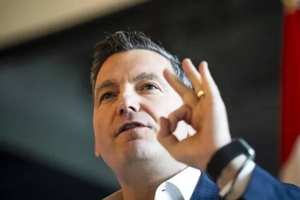 Ottawa planning 'refreshed' AI strategy, data protection bill